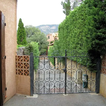 Maison Le Lavandou, 3 Pieces, 6 Personnes - Fr-1-308-74 Holiday home *