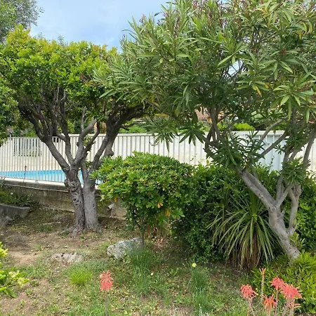 Maison Le Lavandou, 3 Pieces, 6 Personnes - Fr-1-308-74 Holiday home Le Lavandou
